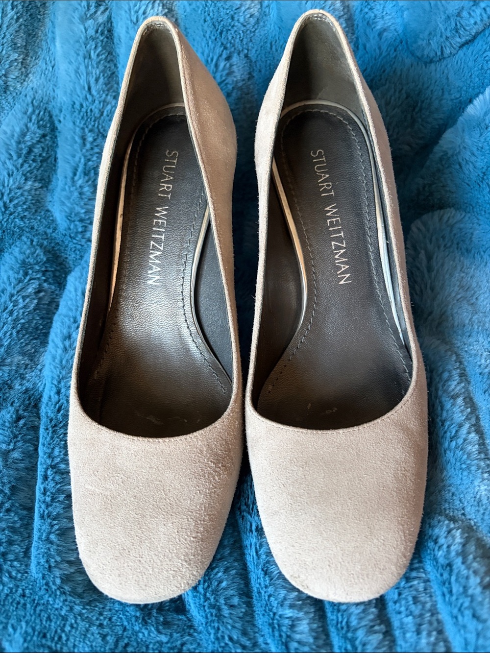 Stuart Weitzman suede chunky heels women’s beige tan EUC new condition 6W 6.5 7